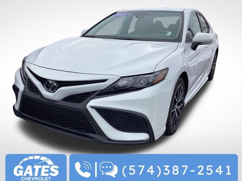 Used 2024 Toyota Camry SE image 5