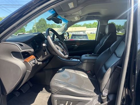Used 2018 Cadillac Escalade 2WD image 18