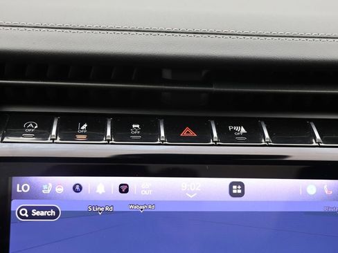 Used 2023 Jeep Grand Cherokee Overland w/ Luxury Tech Group IV AWD/4WD image 29