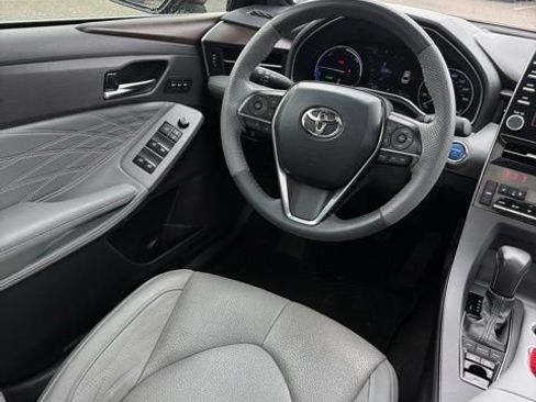 Certified 2022 Toyota Avalon Limited FWD image 12