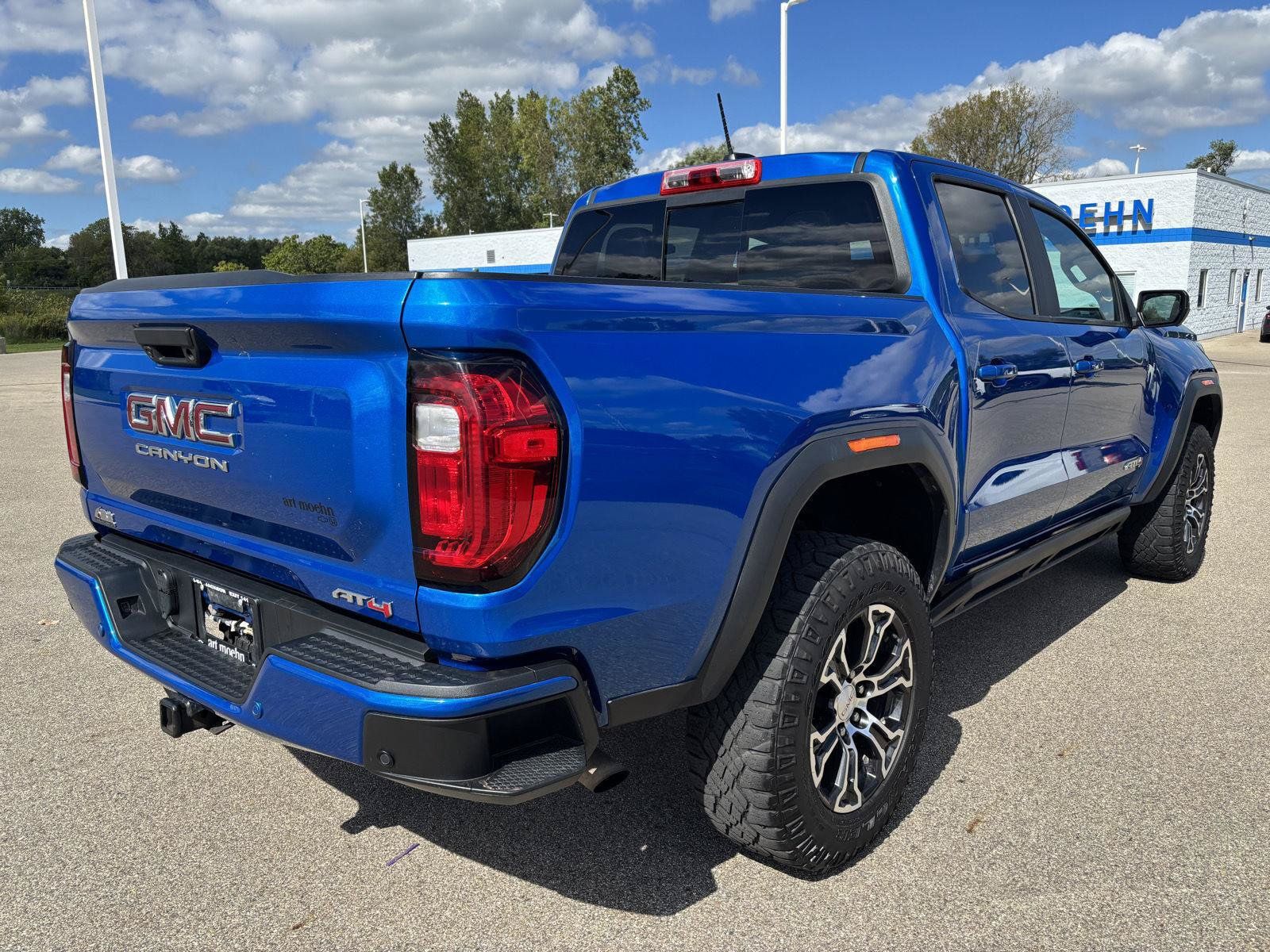 Used 2023 GMC Canyon AT4 w/ AT4 Premium Package AWD/4WD image 5