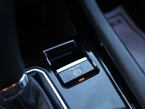 Used 2024 Jeep Compass Limited image 31