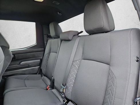 Used 2025 Toyota Tacoma SR5 AWD/4WD image 18