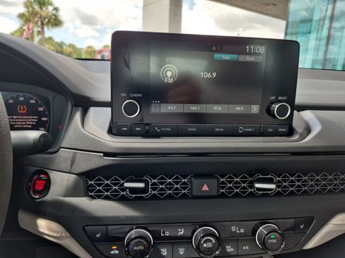 Used 2025 Honda Accord SE image 15
