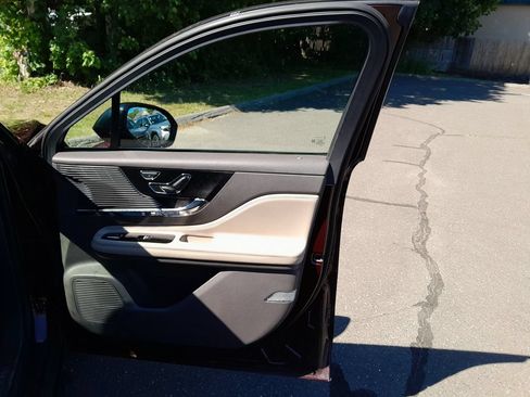Used 2021 Lincoln Corsair AWD w/ Premium Package image 38