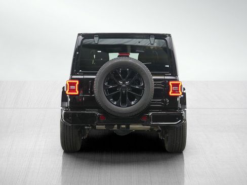 Used 2021 Jeep Wrangler Unlimited Sahara AWD/4WD image 4