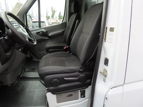 Used 2015 Mercedes-Benz Sprinter 2500 image 20