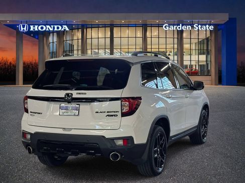 Certified 2024 Honda Passport Black Edition image 3