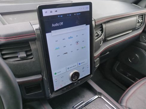 Used 2024 Ford Expedition Max Limited image 31