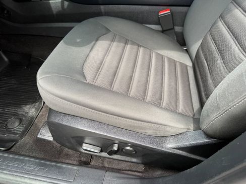 Used 2019 Ford Fusion SE FWD image 19