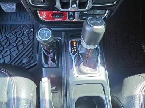 Used 2021 Jeep Wrangler Unlimited Rubicon w/ Xtreme Recon 35" Tire Package image 25