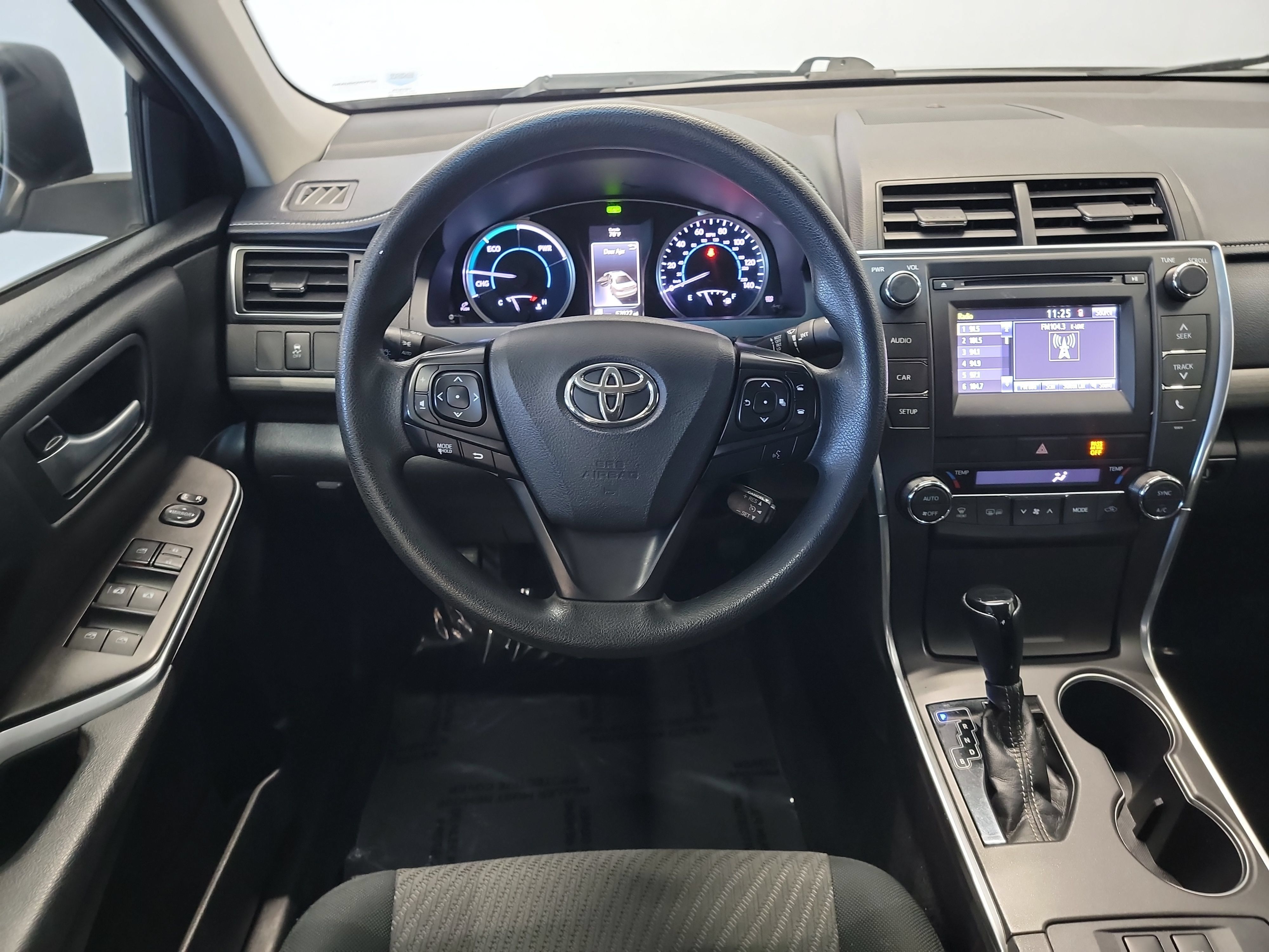 Used 2017 Toyota Camry LE FWD image 16