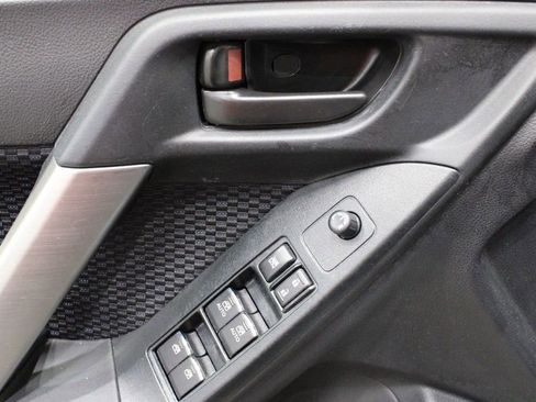 Used 2018 Subaru Forester 2.5i Premium w/ All-Weather Package image 18