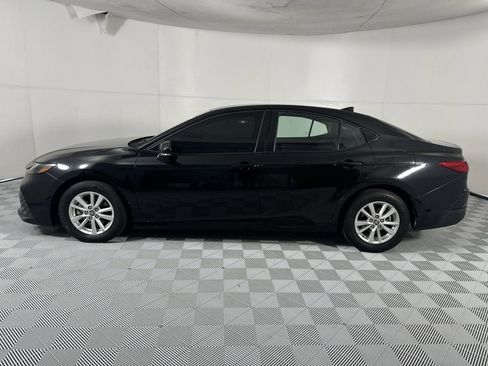 Used 2025 Toyota Camry LE FWD image 5