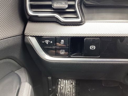 Certified 2025 Kia Sportage LX AWD/4WD image 27