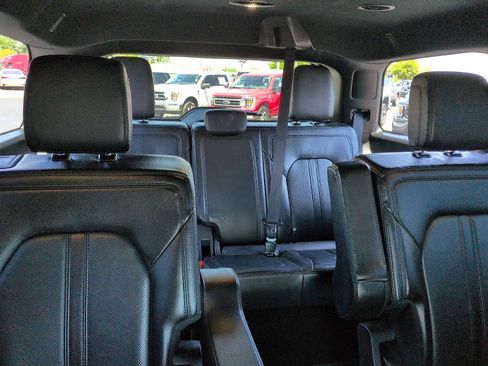 Used 2021 Ford Expedition Limited AWD/4WD image 11