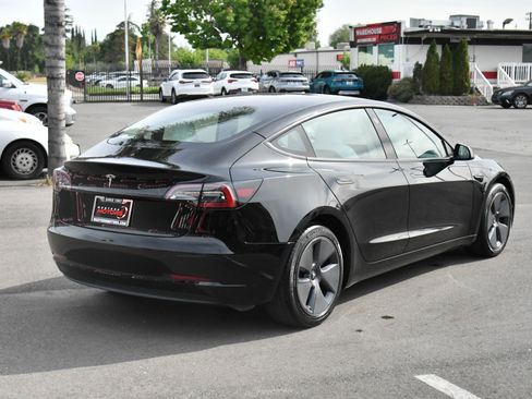 Used 2023 Tesla Model 3 Standard Range image 8