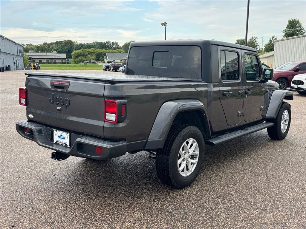 Used 2023 Jeep Gladiator Sport AWD/4WD image 4