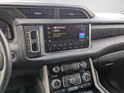 Used 2024 GMC Yukon Denali w/ Advanced Technology Package AWD/4WD image 14