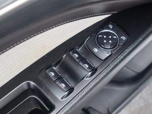 Used 2019 Ford Fusion SE w/ Equipment Group 151A FWD image 57