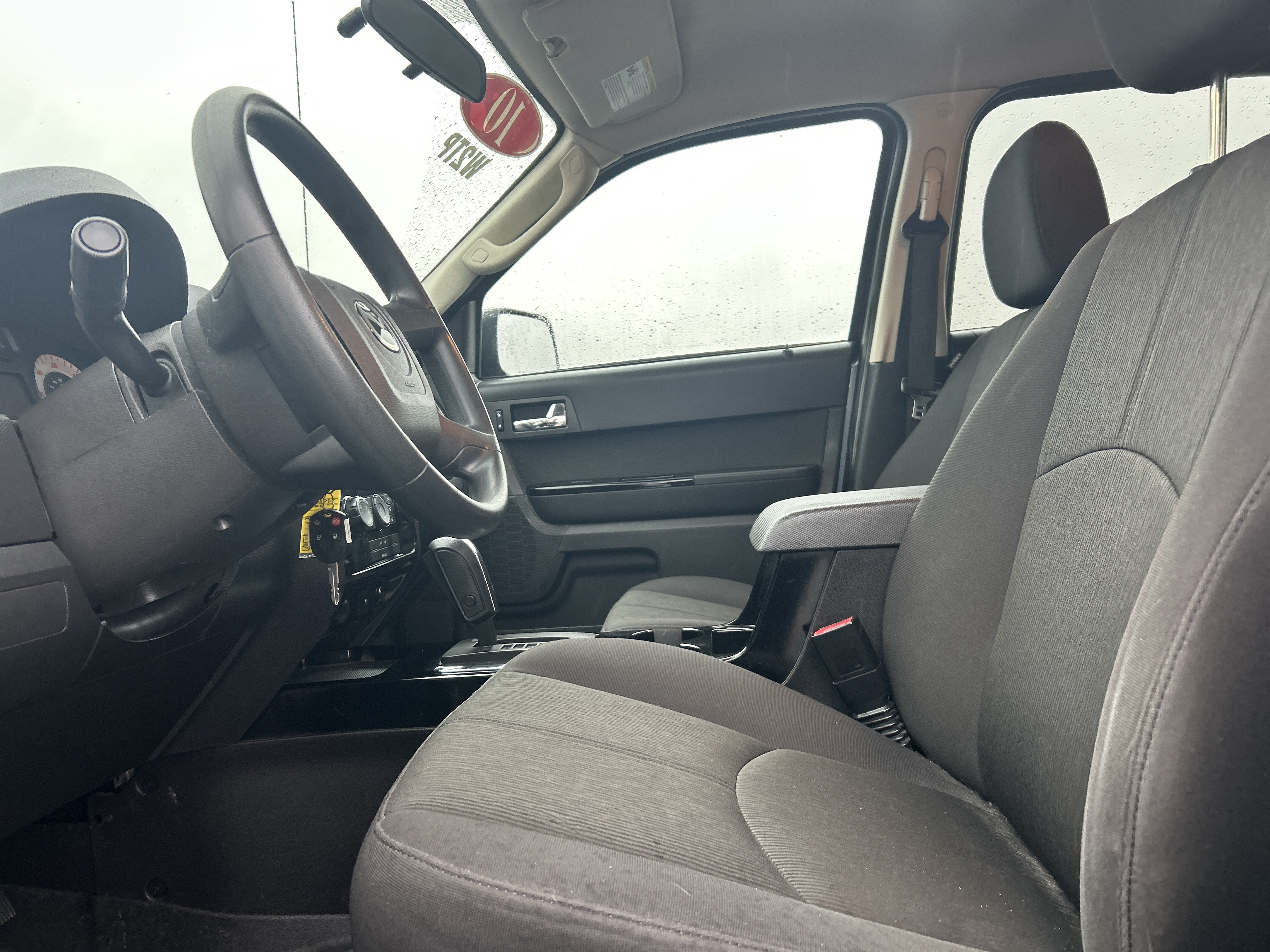 Used 2010 MAZDA Tribute i AWD/4WD image 11