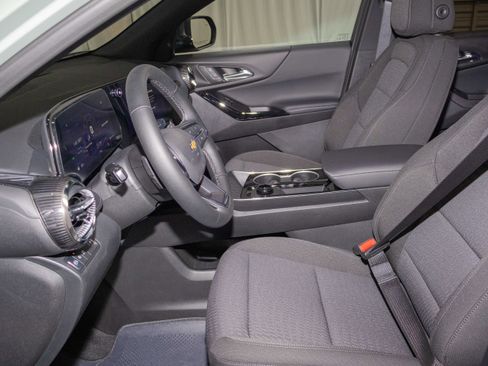 New 2026 Chevrolet Equinox LT image 9