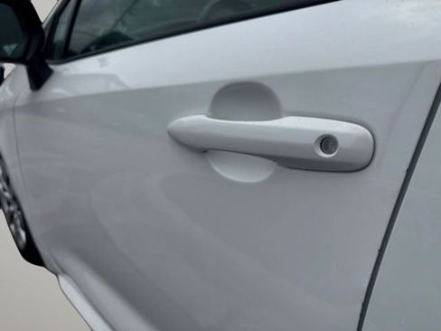 Used 2025 Toyota Corolla LE FWD image 35