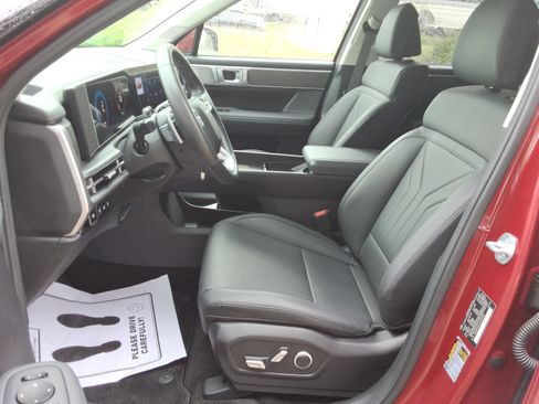 Used 2025 Hyundai Santa Fe SEL FWD image 28