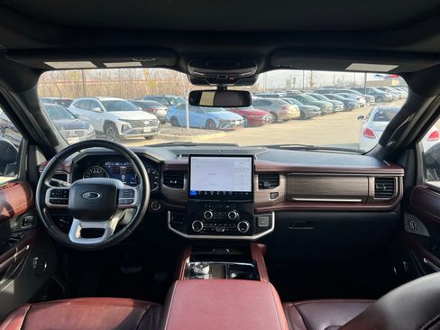 Used 2024 Ford Expedition Max Limited image 24