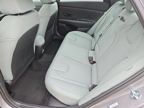 Used 2025 Hyundai Elantra Limited FWD image 20