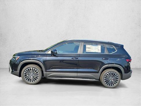 New 2026 Volkswagen Taos SE FWD image 9