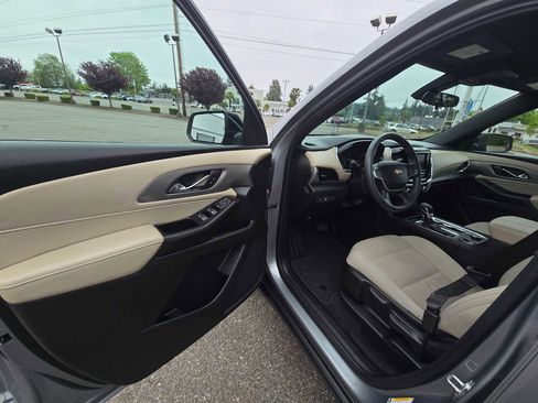 Used 2023 Chevrolet Traverse LS AWD/4WD image 20