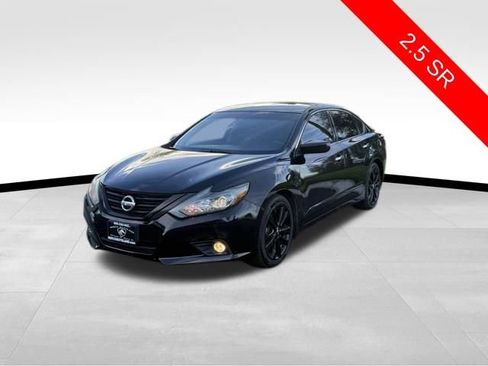 Used 2018 Nissan Altima 2.5 SR w/ SR Midnight Edition image 3