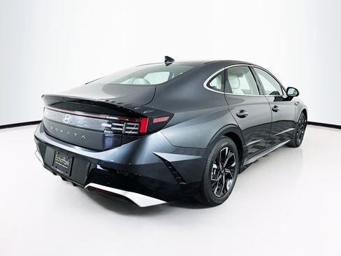 Used 2025 Hyundai Sonata SEL FWD image 9