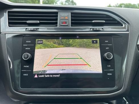 Used 2023 Volkswagen Tiguan SEL R-Line AWD/4WD image 39