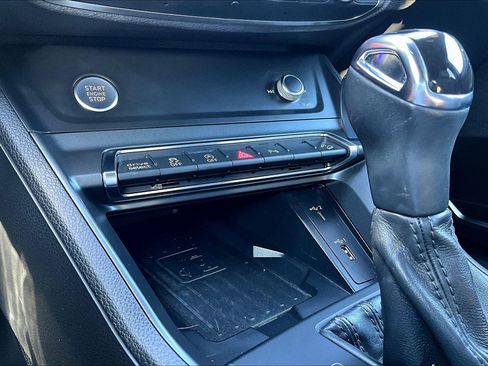 Used 2019 Audi Q3 2.0T Premium Plus image 25