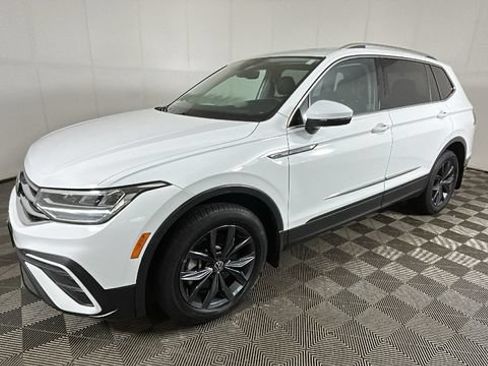 Used 2022 Volkswagen Tiguan SE AWD/4WD image 6