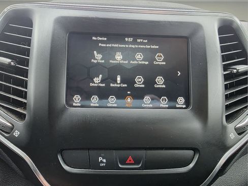 Used 2020 Jeep Cherokee Latitude Plus w/ Cold Weather Group image 17