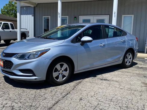 Used 2017 Chevrolet Cruze LS FWD image 23