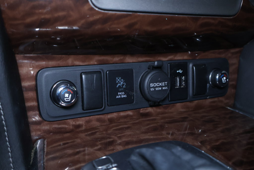 Used 2019 Nissan Armada Platinum w/ Captain's Chairs Package AWD/4WD image 39