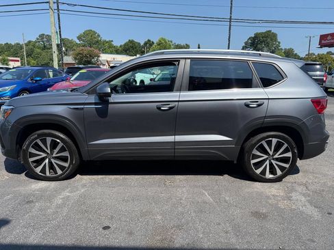 Used 2024 Volkswagen Taos SE FWD image 4