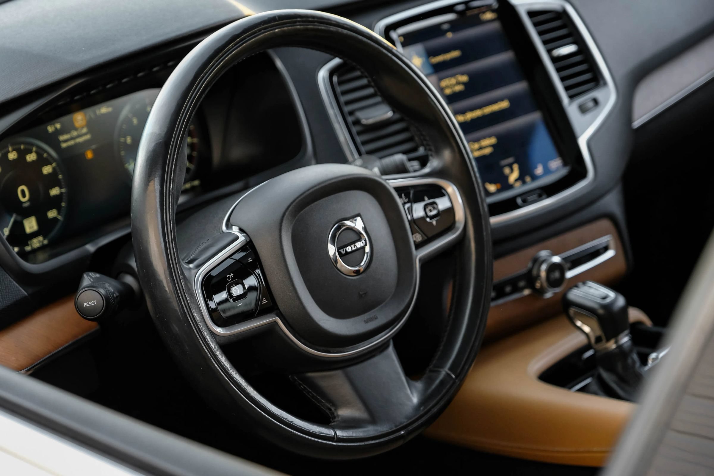 Used 2018 Volvo XC90 T6 Inscription w/ Convenience Package AWD/4WD image 19