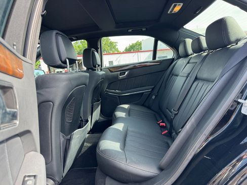 Used 2014 Mercedes-Benz E 550 4MATIC Sedan image 16