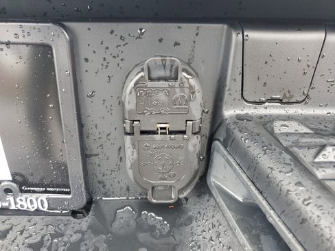 Used 2021 RAM 1500 Limited image 7