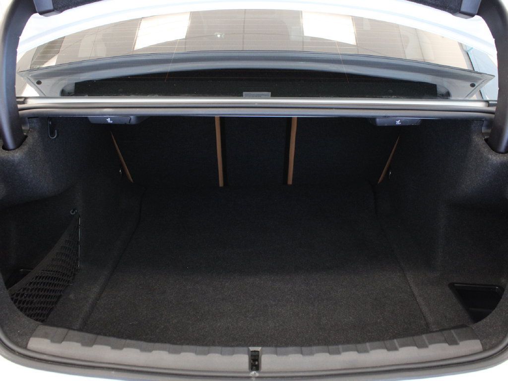Used 2023 BMW 330i Sedan w/ Premium Package RWD image 35