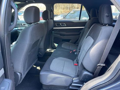 Used 2017 Ford Explorer XLT w/ Equipment Group 201A image 29