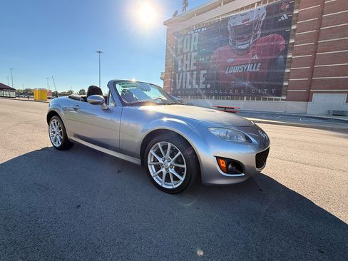 Used 2009 MAZDA MX-5 Miata Touring image 10