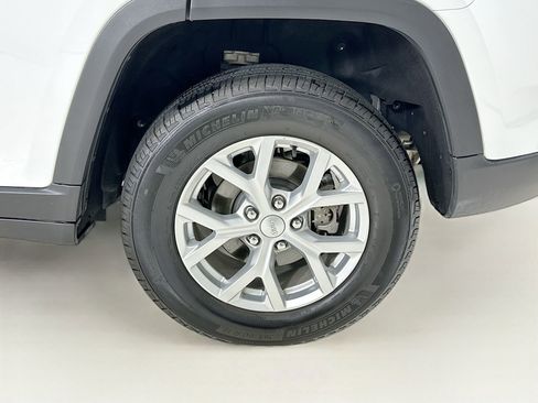 Used 2024 Jeep Grand Cherokee Limited w/ Luxury Tech Group II AWD/4WD image 34