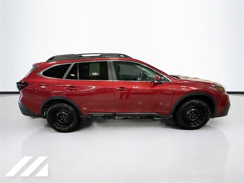 Used 2020 Subaru Outback Premium image 4