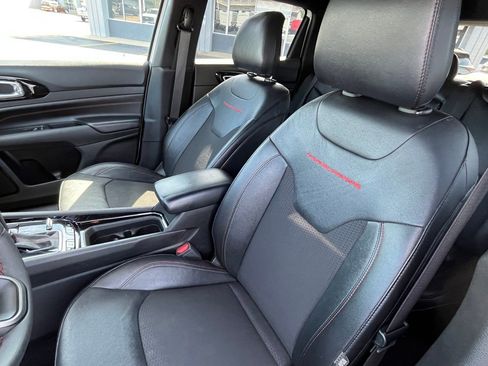 Used 2024 Jeep Compass Trailhawk AWD/4WD image 18